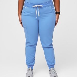 Figs women’s Zamora jogger in veil blue